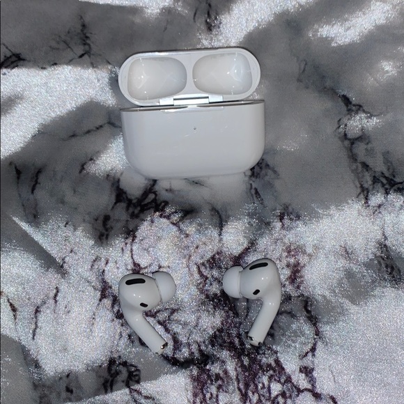 Off-Brand Air Pods Pro - Picture 2 of 6